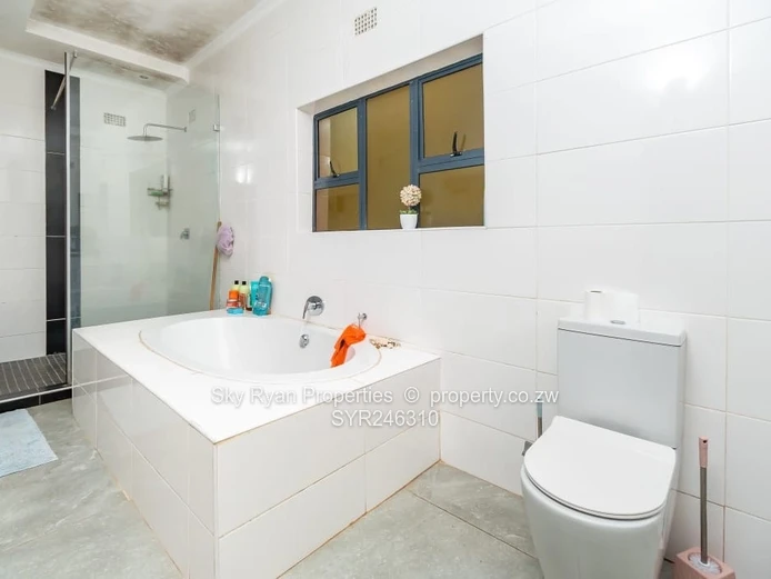 Gletwin Park House For Sale