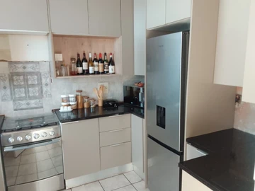 2 Bedroom Flat & Apartment