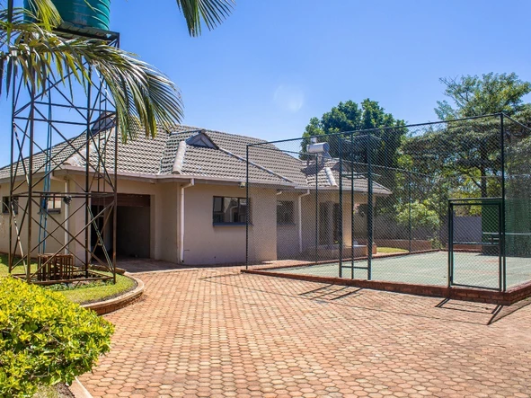 6 Bedroom House
