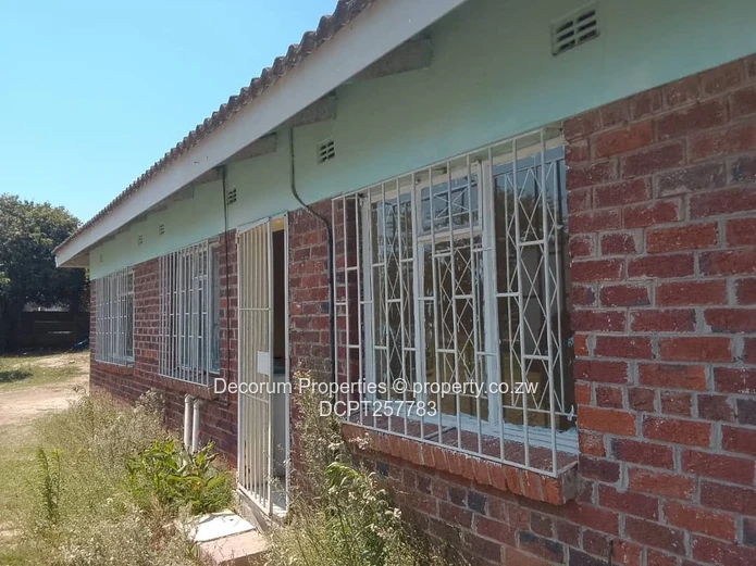 Spacious 4-Bed House in Belvedere (Sole Mandate)