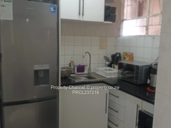 Spacious 1-Bed Apartment with City Views - Avenues