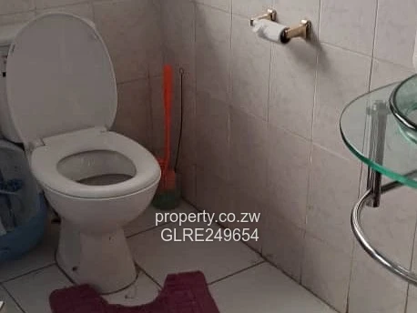 Spacious 5-Bed Home with Borehole in Bloomingdale, Harare West