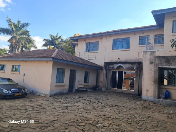 6 Bedroom House