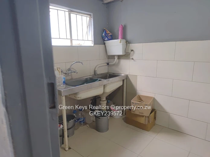 Chitungwiza Seke shop for sale