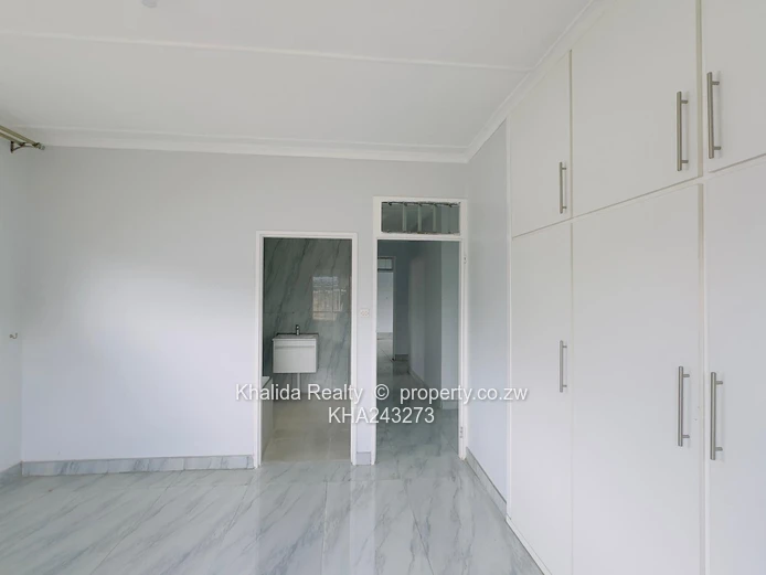 Modern 4-Bedroom House Plus 2 bed cottage For Rent in Mabelreign