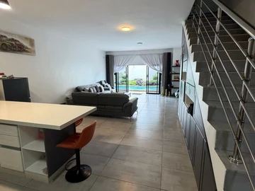 3 Bedroom Flat & Apartment
