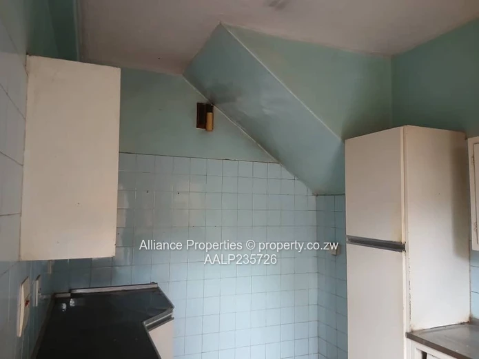 Duplex Investment: 3-Bed Unit with Garage & Deeds in Central Avenues Location