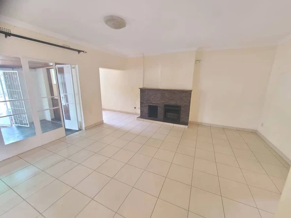 Neat 2 bed flat close to amenities