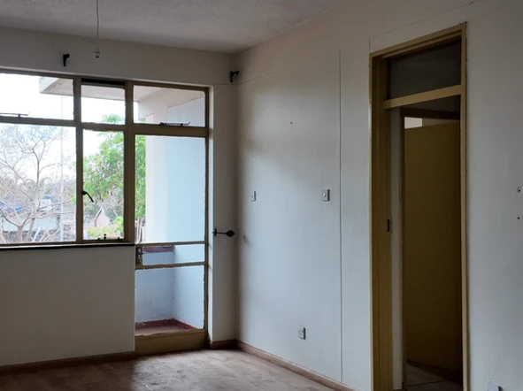 2 Bedroom Flat & Apartment