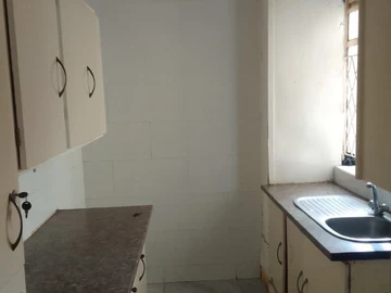 2 Bedroom Flat & Apartment