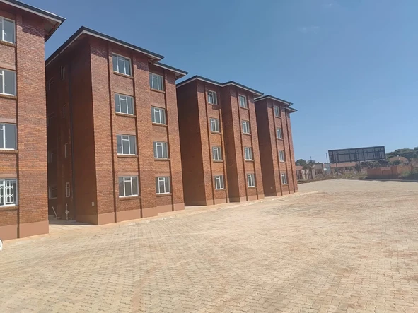 2 Bedroom Flat & Apartment