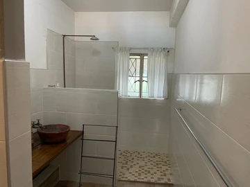 Hotel & Lodge