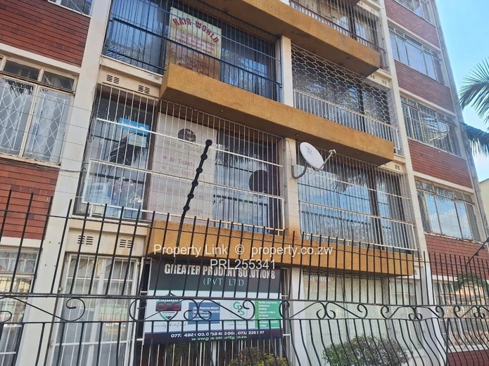 3 Bedroom Flat For Sale In The Avenues