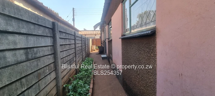 Kuwadzana 7 house for rent