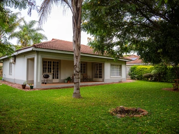 3 Bedroom Flat & Apartment