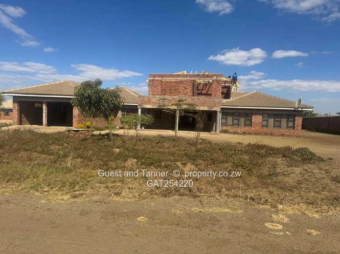 Spacious 6-Bedroom Double-Storey Home – Finish to Your Own Taste