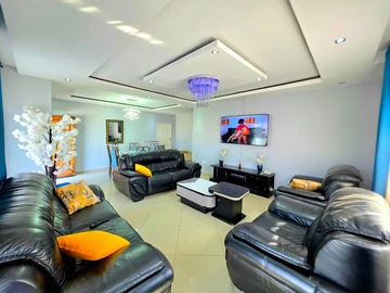 5 Bedroom House