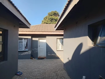 6 Bedroom House