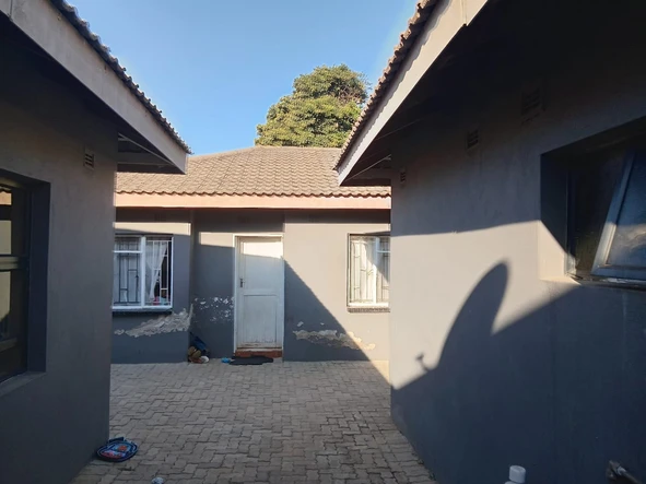 6 Bedroom House