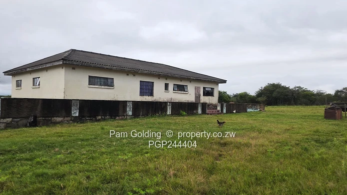 Farm for Sale – Fort Rixon