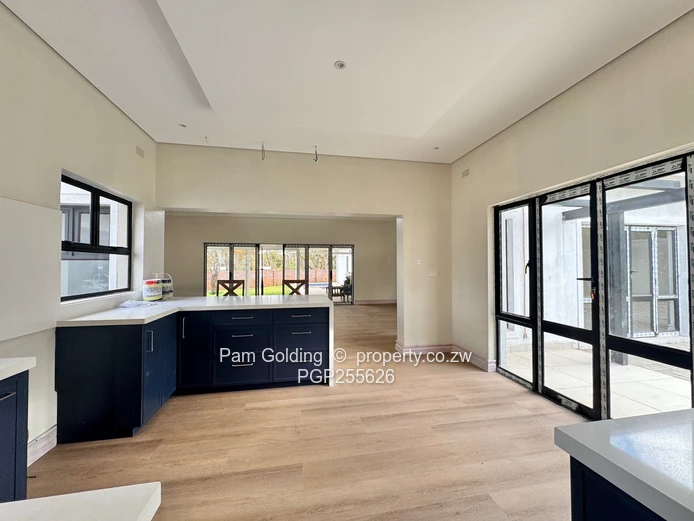 Exclusive Living - 4 Bedroom Home Chisipite 
