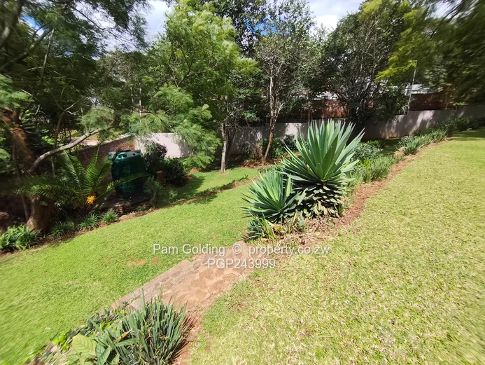 Elegant 6-Bedroom Luxury Home To Let in Glen Lorne