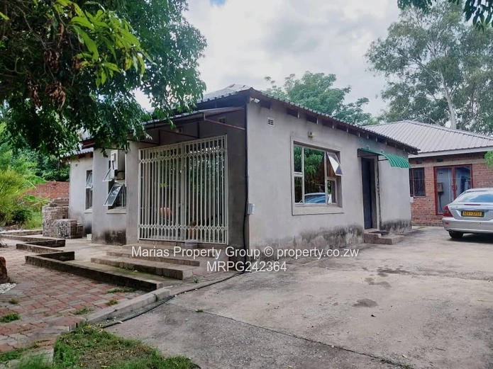 Greendale Brick Townhouse Complex - Furnished, Borehole