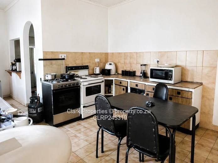 4-Bed Chiredzi Home on 2,100 m² — Pool & Borehole