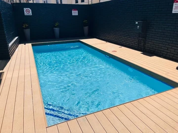 2 Bedroom Flat & Apartment