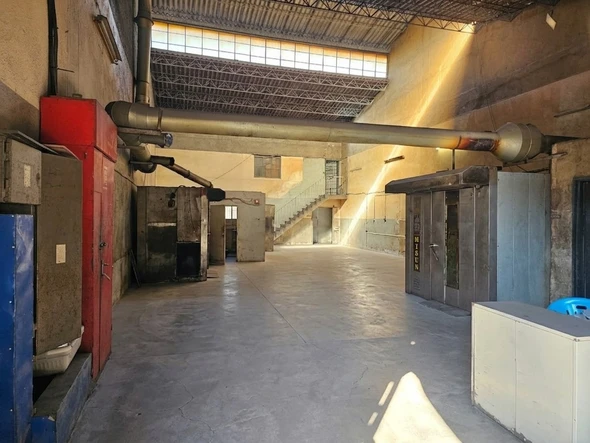 Warehouse & Factory