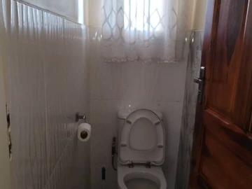 2 Bedroom Flat & Apartment