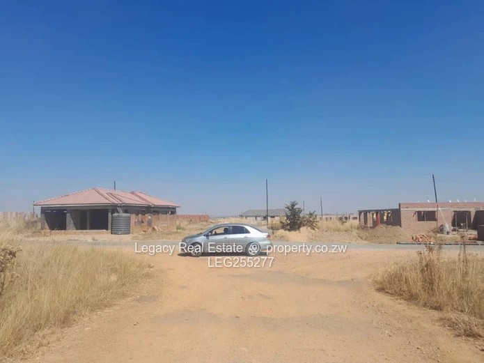 300m² Nyabira Stand — Tarred Road, Main Frontage