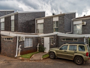 3 Bedroom Flat & Apartment