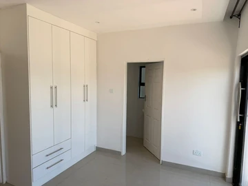 3 Bedroom Flat & Apartment