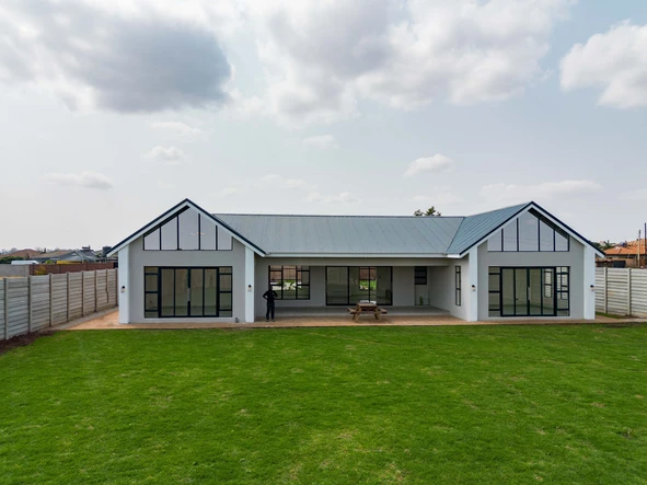 5 Bedroom House