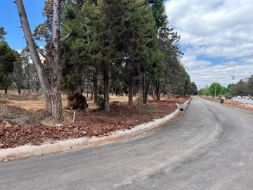 Commercial & Industrial Land