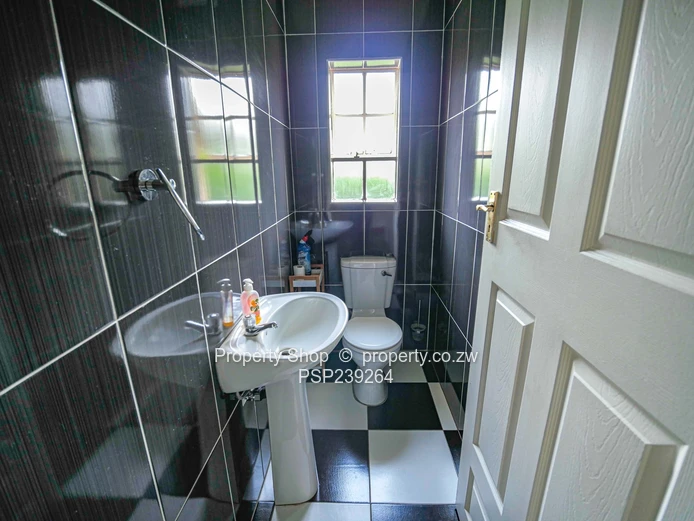 Lovely Unit in A Secure Complex!