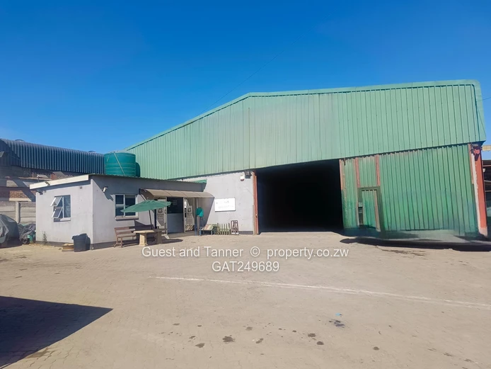  Warehouse/Factory in Graniteside   On 3,347m² with Title Deed