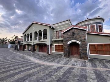 8 Bedroom House