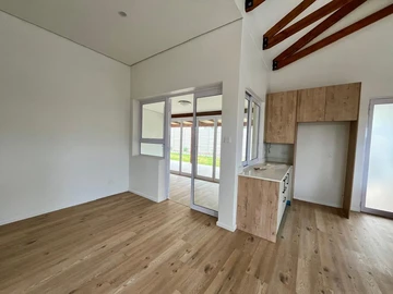 3 Bedroom Flat & Apartment