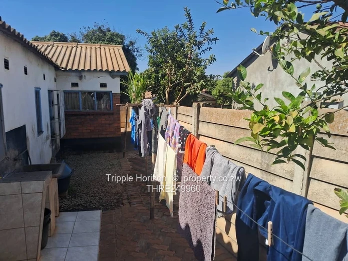 4-Bed House in Kuwadzana – Paved Carport & Electric Gate