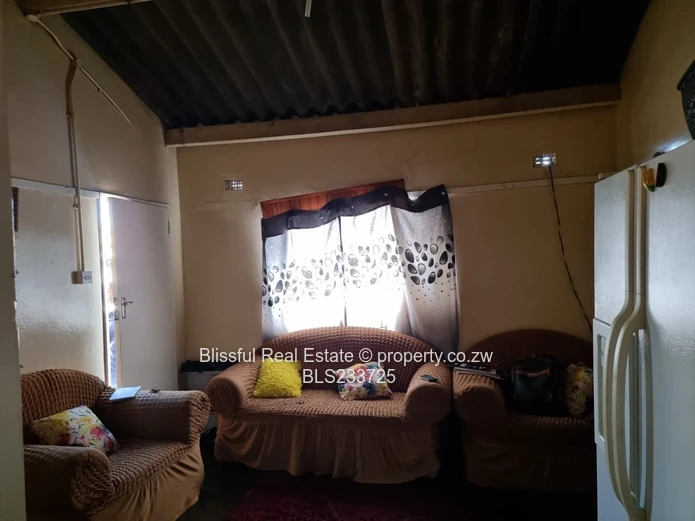 mufakose garden flat for sale