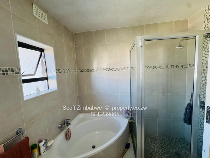 Elegant 5bed home for sale in Sandton Park