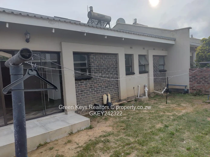 Modern 2-Bed Townhouse in Madokero Complex with Solar