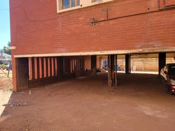2 Bedroom Flat & Apartment