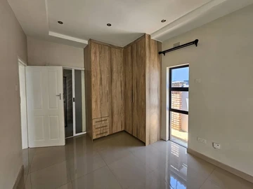3 Bedroom Flat & Apartment
