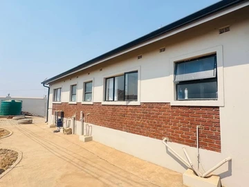 4 Bedroom Flat & Apartment