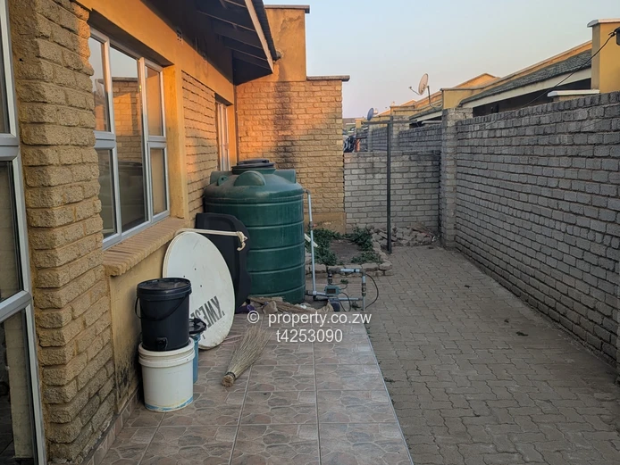 Madokero Estate 2 bedroom garden flat to rent  (Sole Mandate)