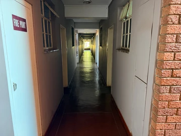 2 Bedroom Flat & Apartment