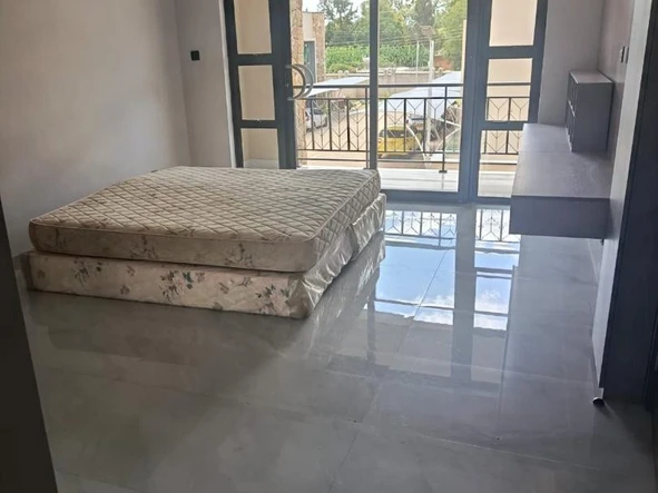 3 Bedroom Flat & Apartment